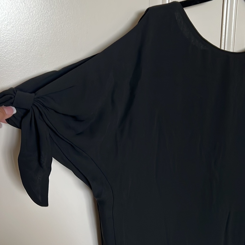 Vince Camuto cold shoulder crepe dress - Picture 3 of 5